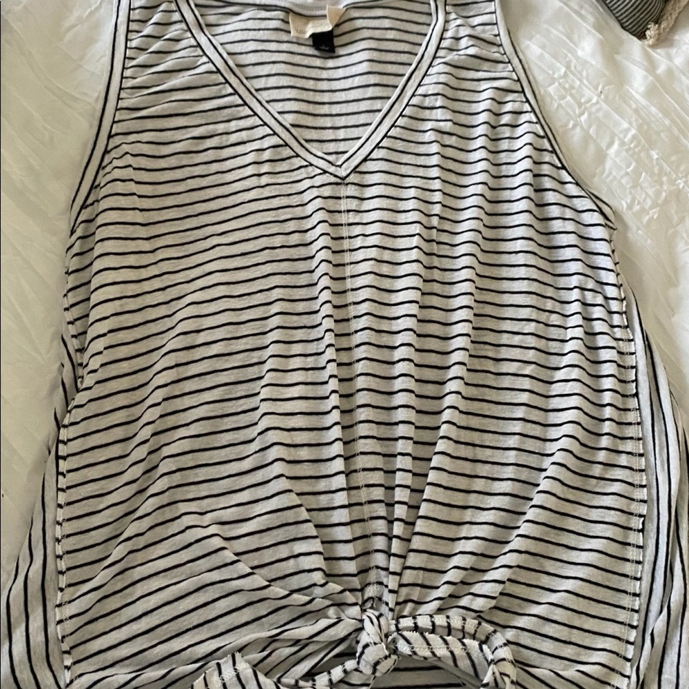 4/$12 Tie tank top